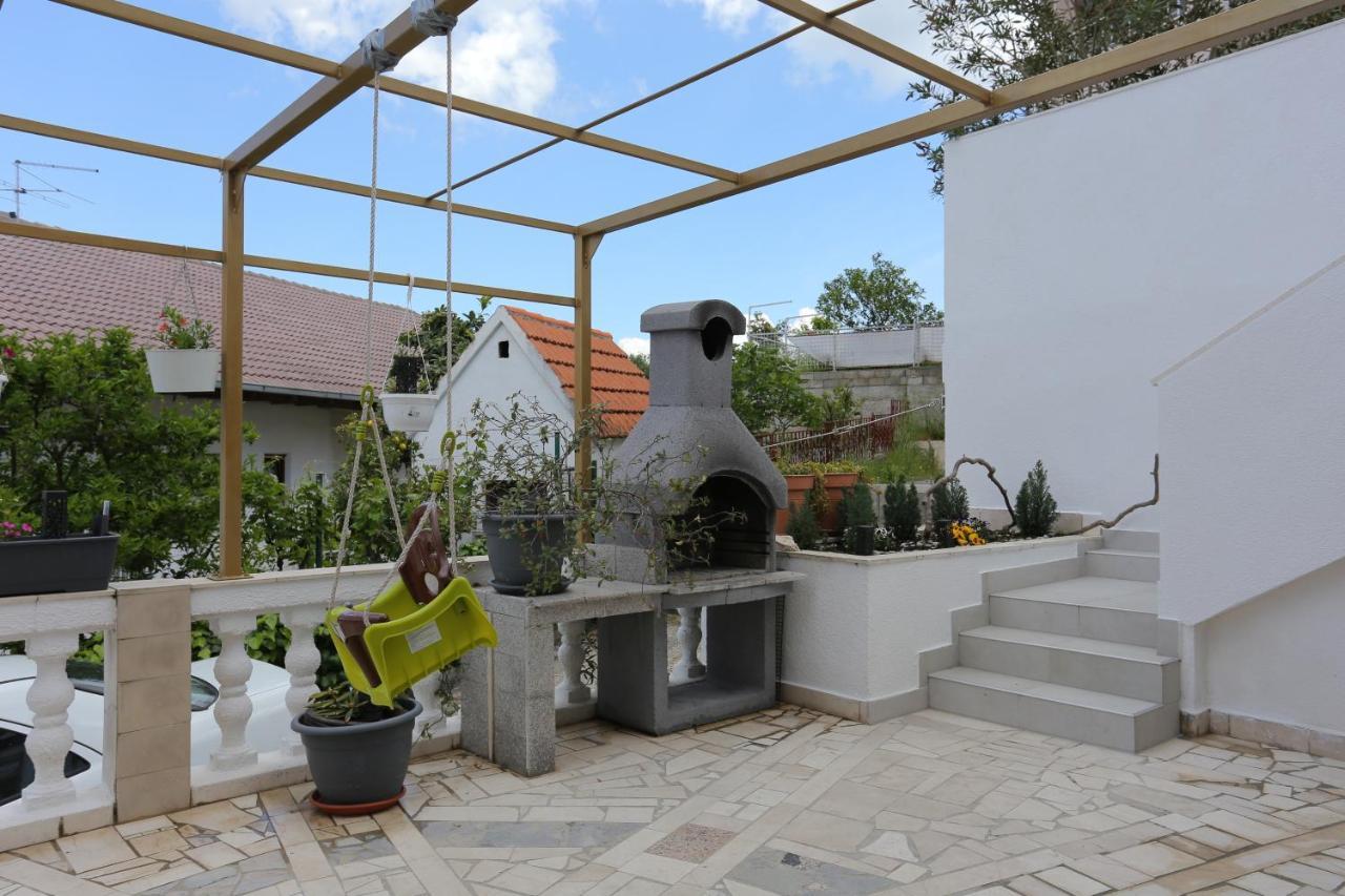Apartments With A Parking Space Mastrinka, Ciovo - 4324 Trogir Ngoại thất bức ảnh