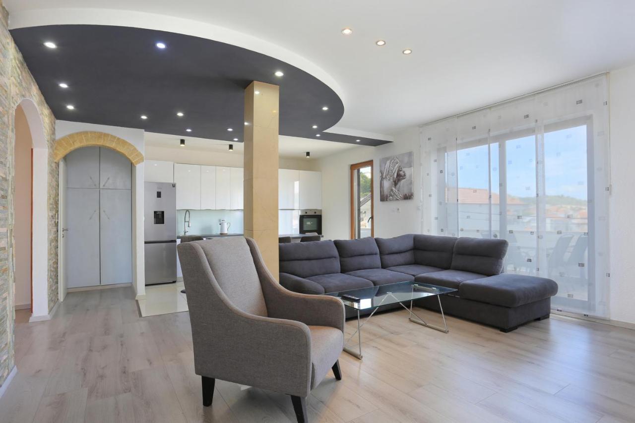 Apartments With A Parking Space Mastrinka, Ciovo - 4324 Trogir Ngoại thất bức ảnh
