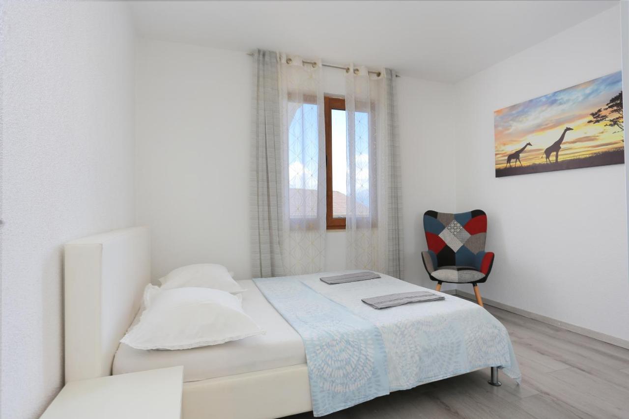 Apartments With A Parking Space Mastrinka, Ciovo - 4324 Trogir Ngoại thất bức ảnh