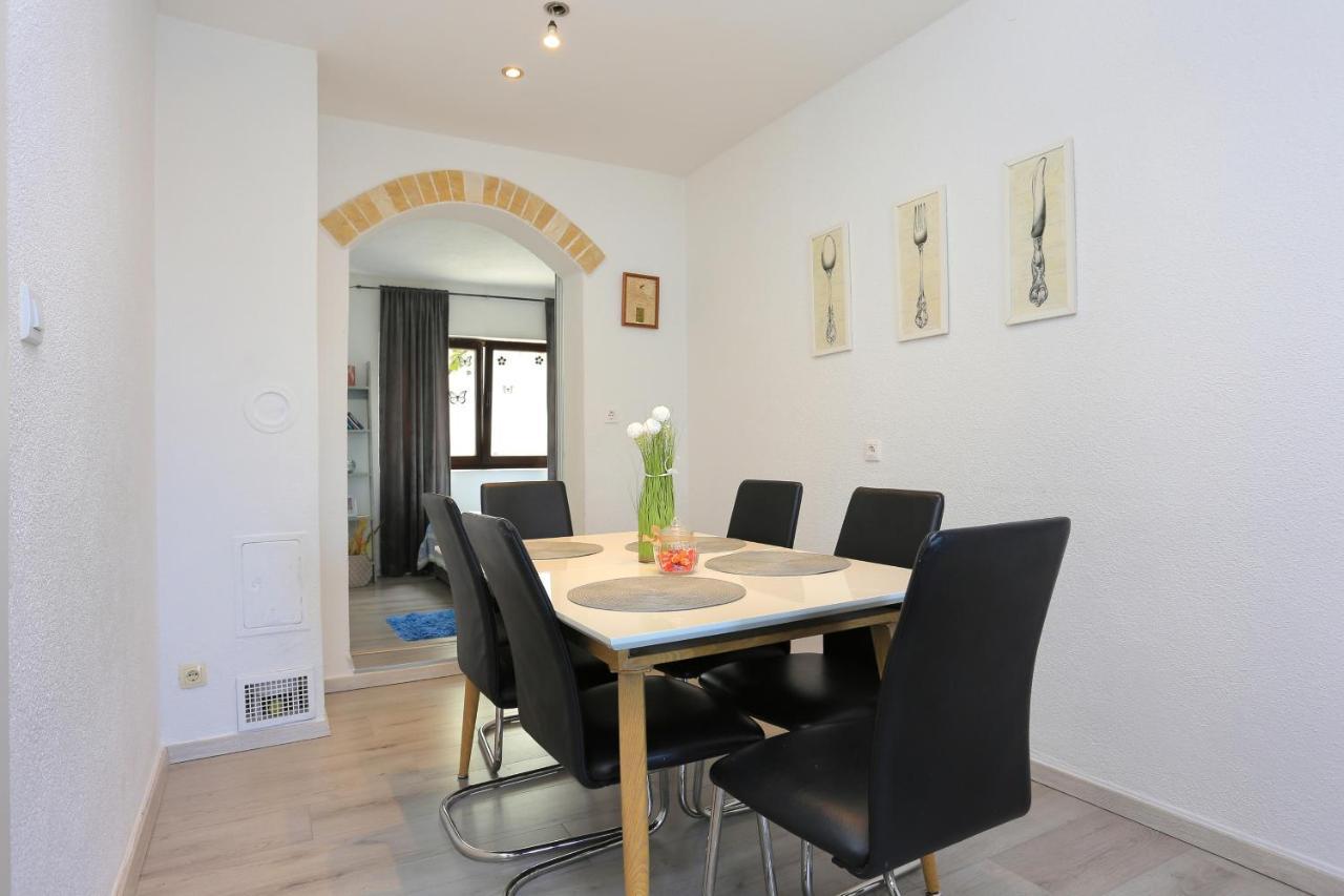 Apartments With A Parking Space Mastrinka, Ciovo - 4324 Trogir Ngoại thất bức ảnh