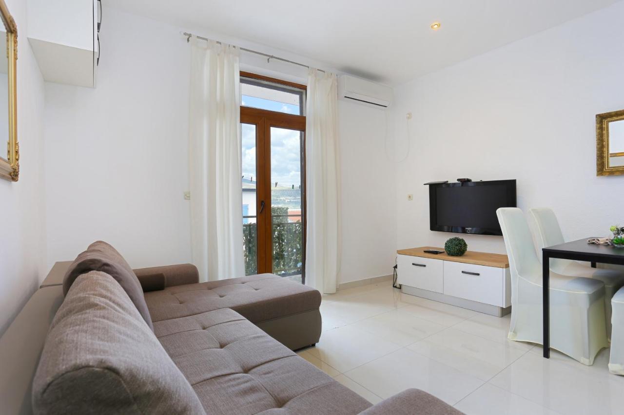 Apartments With A Parking Space Mastrinka, Ciovo - 4324 Trogir Ngoại thất bức ảnh