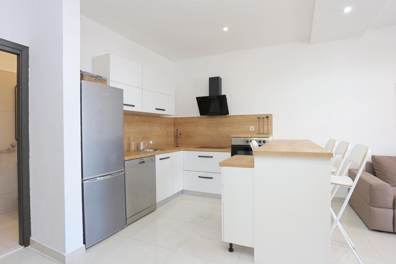 Apartments With A Parking Space Mastrinka, Ciovo - 4324 Trogir Ngoại thất bức ảnh