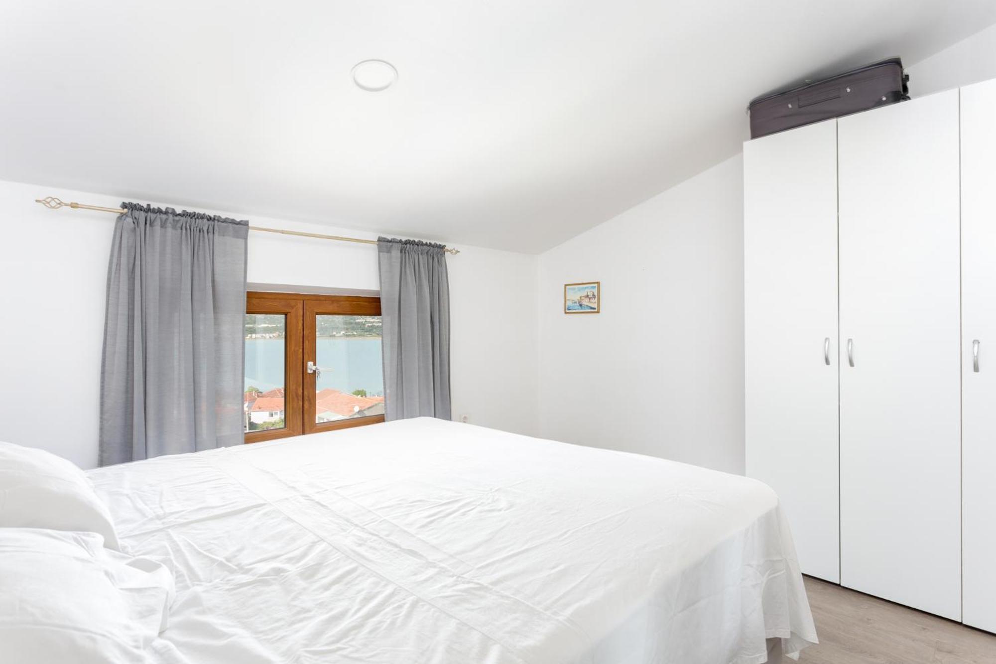 Apartments With A Parking Space Mastrinka, Ciovo - 4324 Trogir Phòng bức ảnh